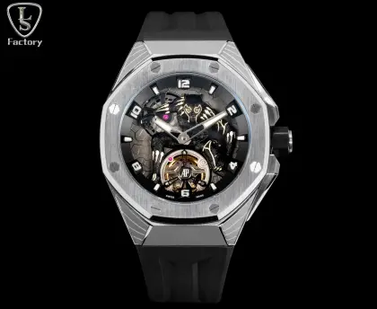 LS.Factory 🌐爱彼 Audemars Piguet 【漫威黑豹联名限量款】 皇家橡树概念系列26620lO.OO.D077CA.01 1、新开模43 毫米表壳,采用全新设计、更符合人体工学的表壳、更精致的表壳细节,它具有较大的抛光倒角, 尺寸 43MM~14MM, 43毫米宽的表壳经过精心修饰,以容纳直径稍大的新机芯 2、机芯采用进口订制手动陀飞轮机芯,更佳美观,质量更稳定. 3、表壳采用日本 316 精钢打造,显示出钢壳更佳鲜亮(非市场用普通 306 钢) 4、镜面采用进口蓝宝石玻璃镜面 5、 表带采用帆布带包皮,配带起来更加舒服,手感更好,非皮革压制而出,扣子采用折叠蝴蝶扣. 6、现在下单送随身携带订制方便盒子🎁一个,先到先得,送完为止🌐